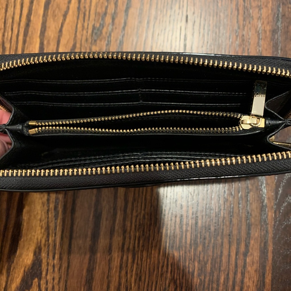 Tory Burch Wallet - Picture 2 of 4